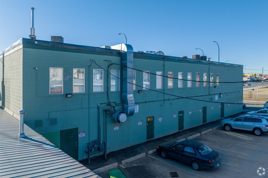 4202 17th Ave SE, Calgary, AB for lease - Building Photo - Image 2 of 4