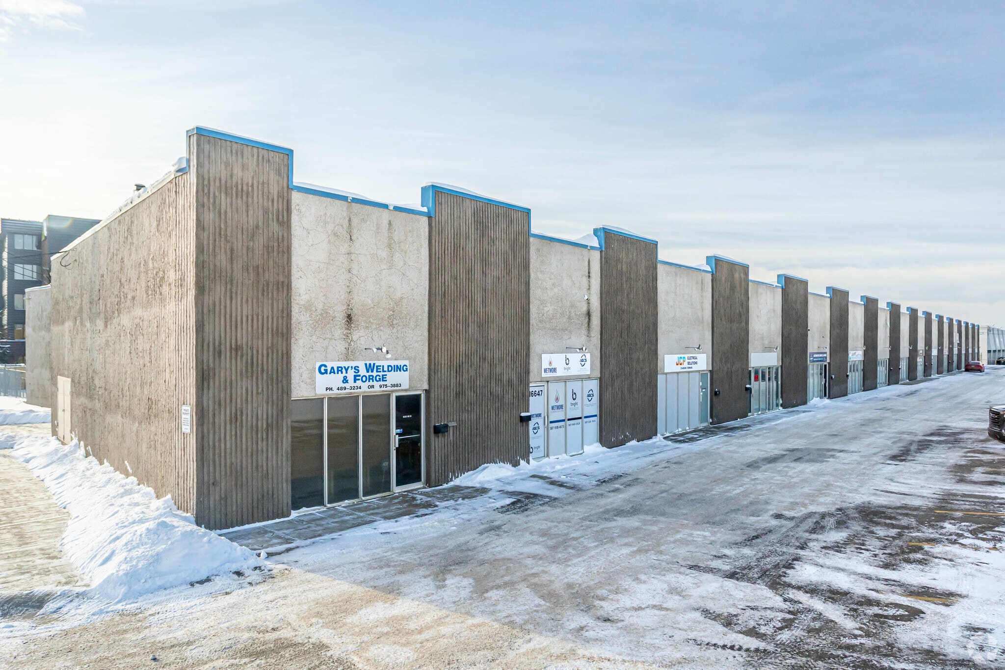 16669 113 Av NW, Edmonton, AB for sale Primary Photo- Image 1 of 1