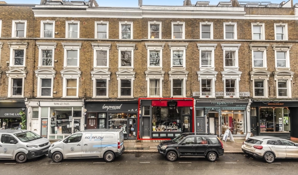 10 Englands Ln, London for sale Primary Photo- Image 1 of 1