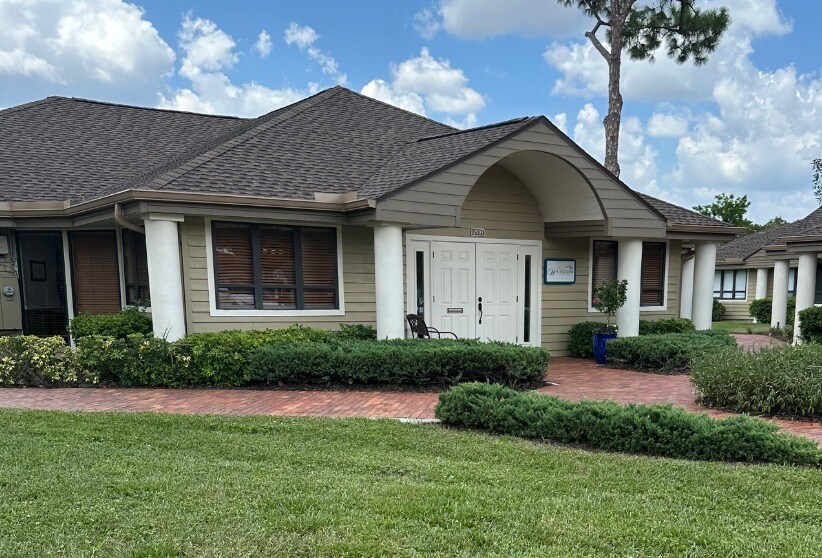 12523-12697 New Brittany Blvd, Fort Myers, FL for lease Building Photo- Image 1 of 32