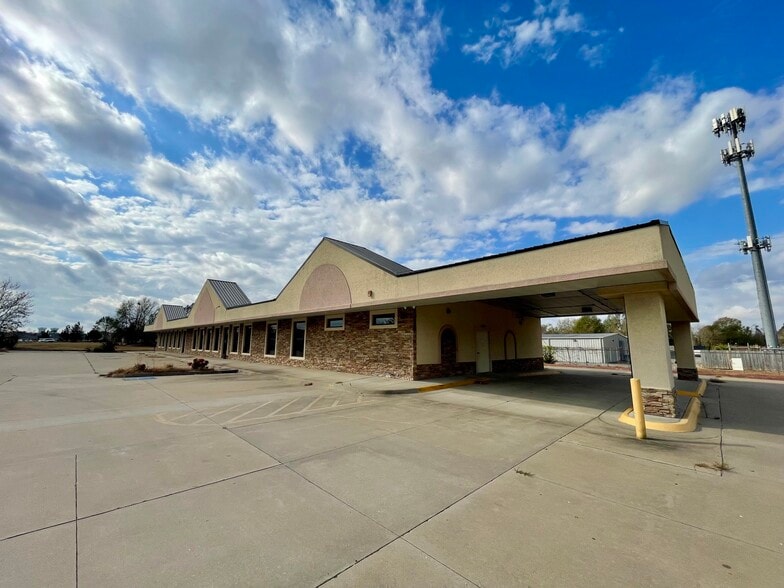 306-308 N 24th St, Rogers, AR for lease - Building Photo - Image 2 of 28