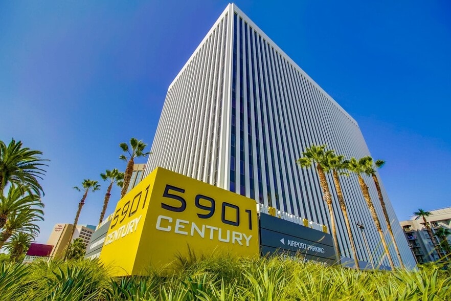 5901 W Century Blvd, Los Angeles, CA for lease - Building Photo - Image 1 of 5