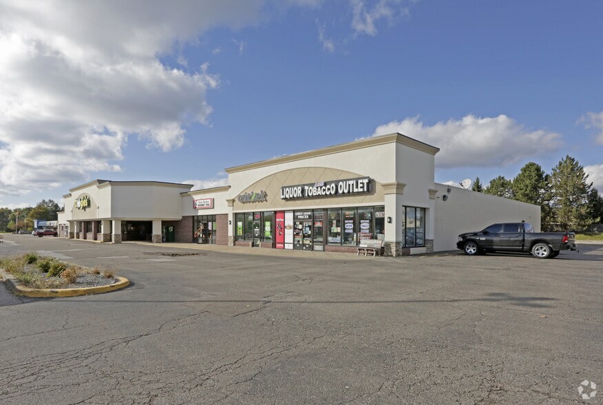 8405-8463 Davison Rd, Davison, MI for sale - Primary Photo - Image 1 of 1