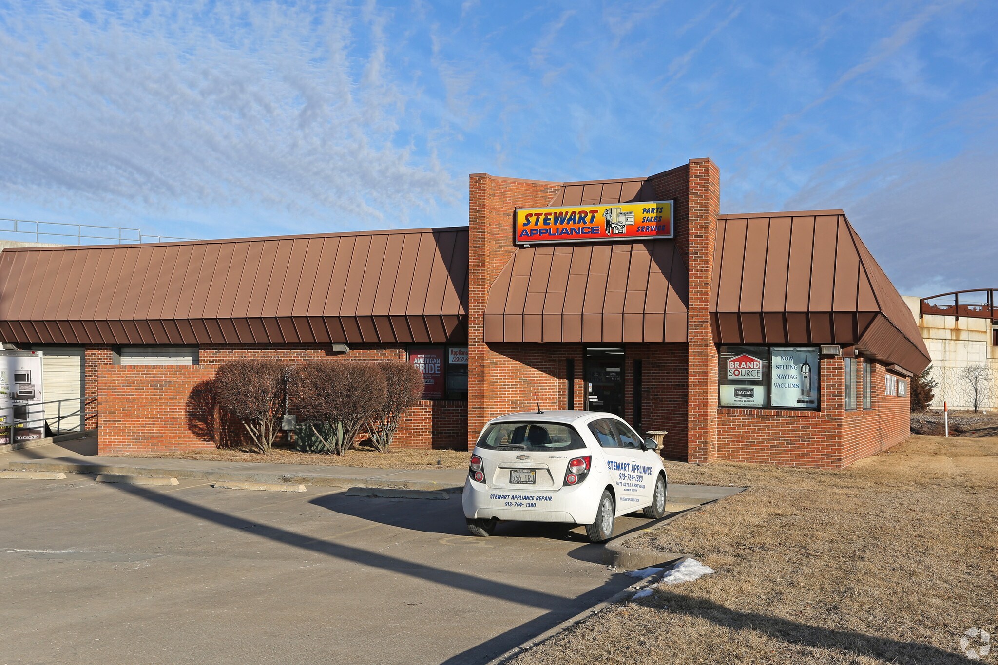 405 N Ridgeview Rd, Olathe, KS for sale Primary Photo- Image 1 of 1