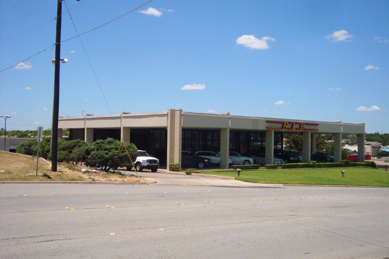 2020 S Cherry Ln, White Settlement, TX 76108