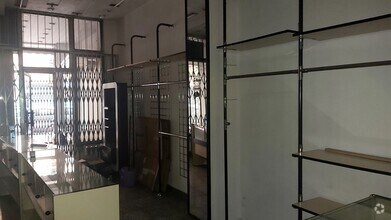 Retail in Madrid, Madrid for lease Interior Photo- Image 2 of 18