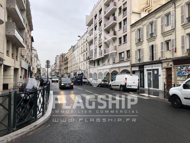 Retail in Asnières-Sur-Seine for lease Building Photo- Image 1 of 3