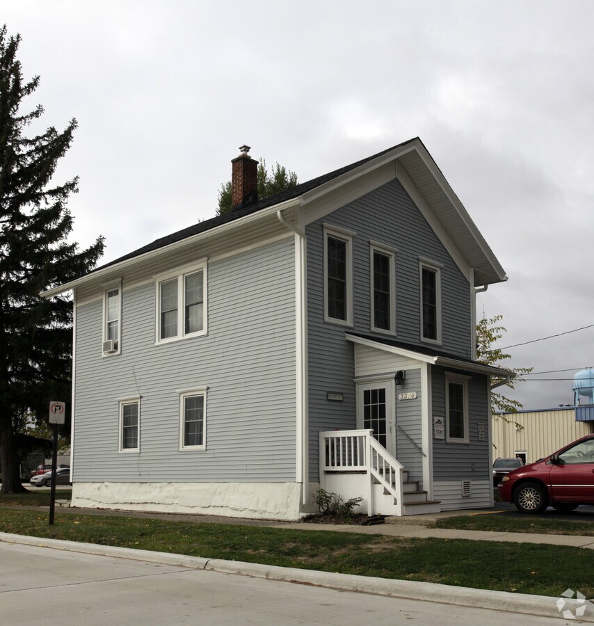 3320 11 Mile Rd, Berkley, MI 48072