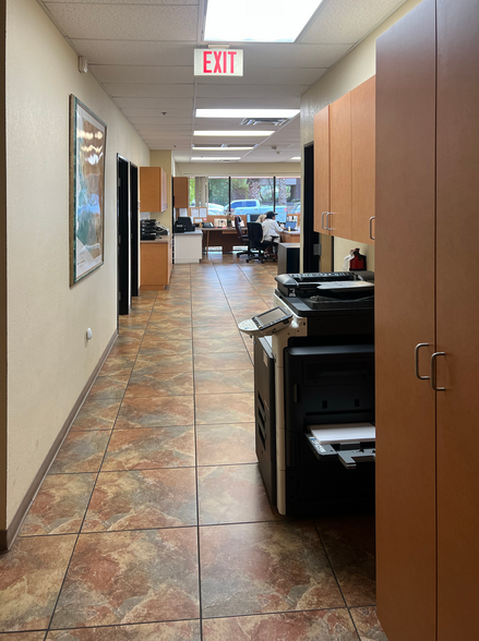 3838 E Grove St, Phoenix, AZ for lease - Building Photo - Image 2 of 6