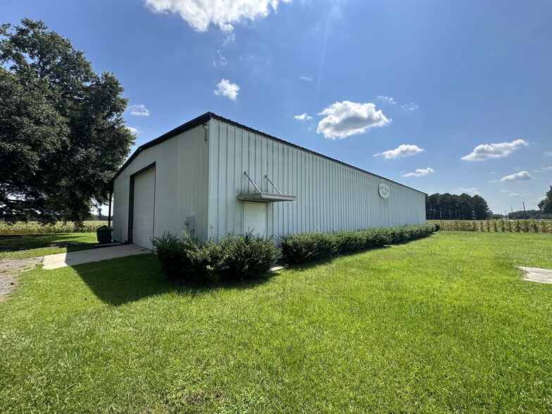 15761 James B White S hwy, Tabor City, NC for lease - Building Photo - Image 1 of 8