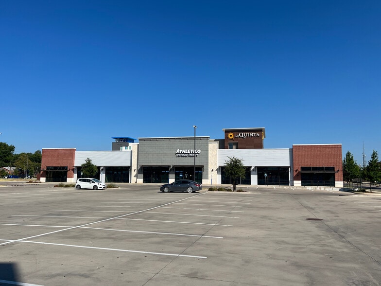 921 S 9th St, Waco, TX for lease - Building Photo - Image 1 of 7