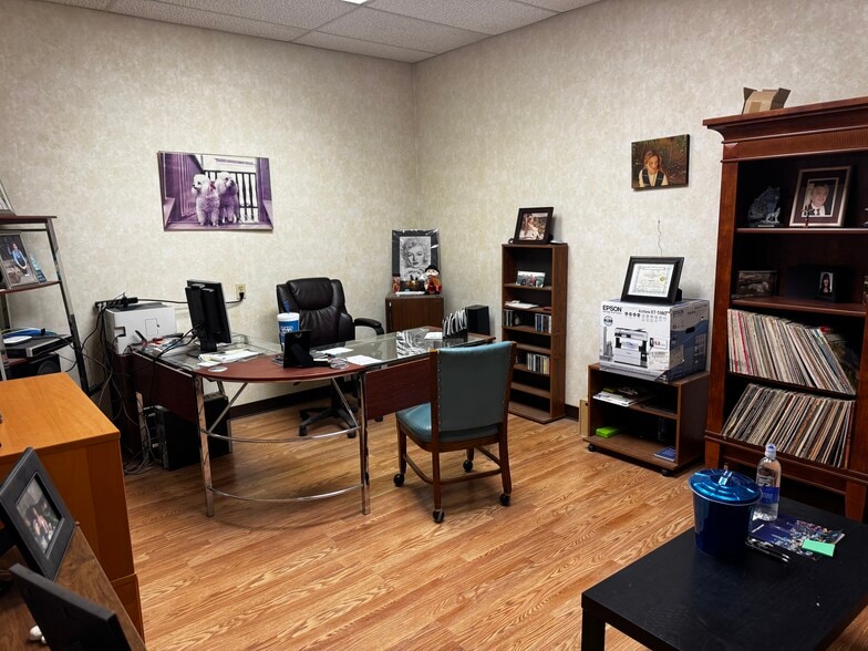 4673 Osborne Dr, El Paso, TX for sale - Building Photo - Image 3 of 5