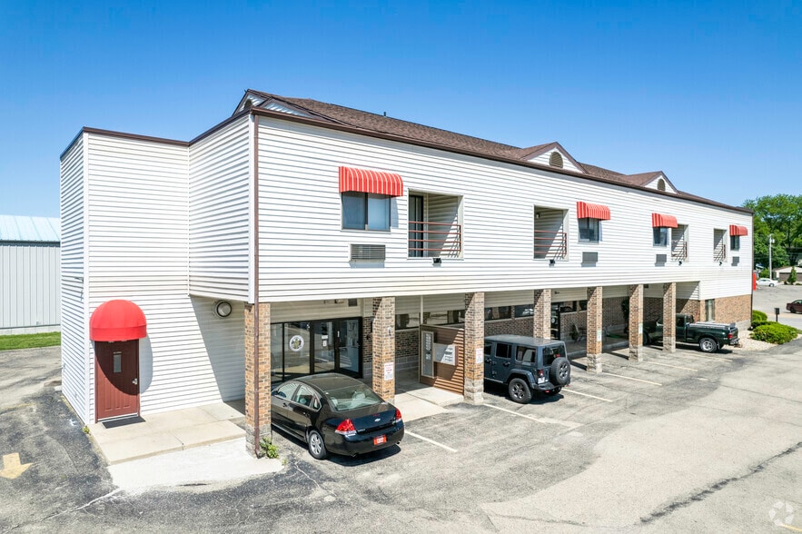 917 W Main St, Sun Prairie, WI 53590