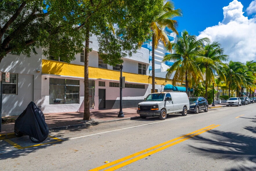 249 Collins Ave, Miami Beach, FL for sale - Building Photo - Image 2 of 29