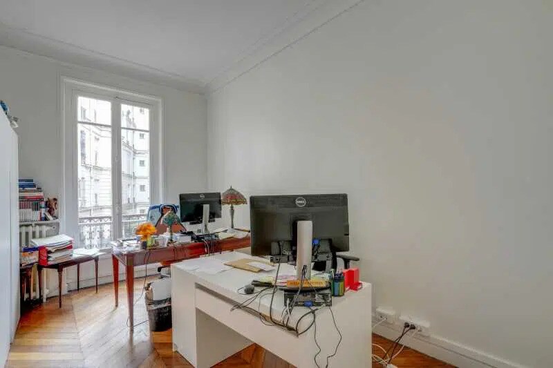Office in Paris for lease - Interior Photo - Image 3 of 7