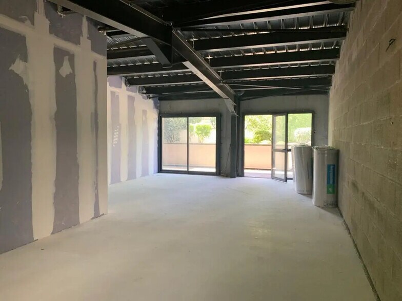 Office in Brive-la-Gaillarde for lease - Interior Photo - Image 2 of 3