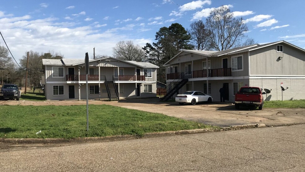 3710 Pine St, Texarkana, TX 75503