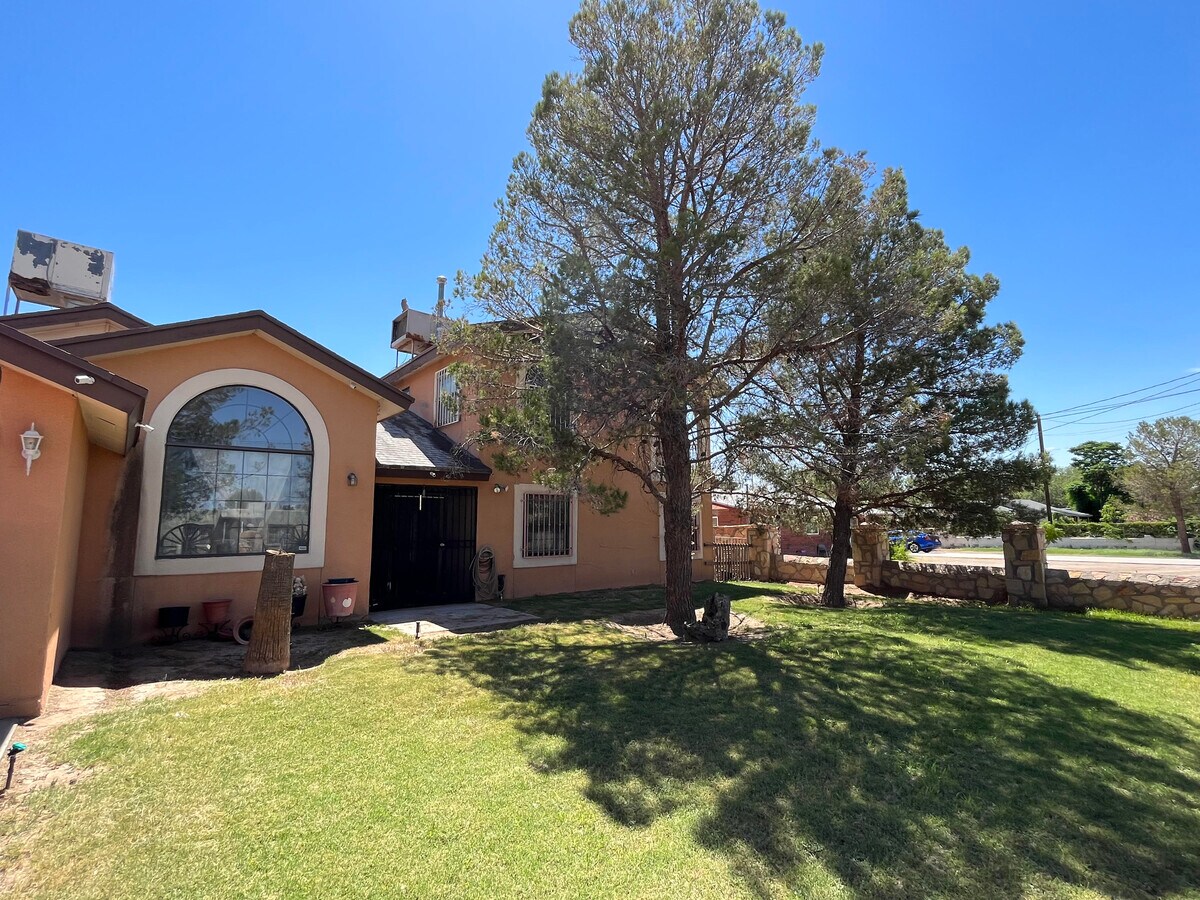 8520 Wingo Way, El Paso, TX 79907