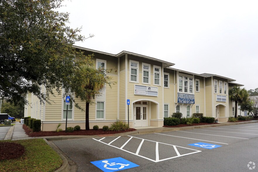 100 Timber Trail Rd, Richmond Hill, GA 31324