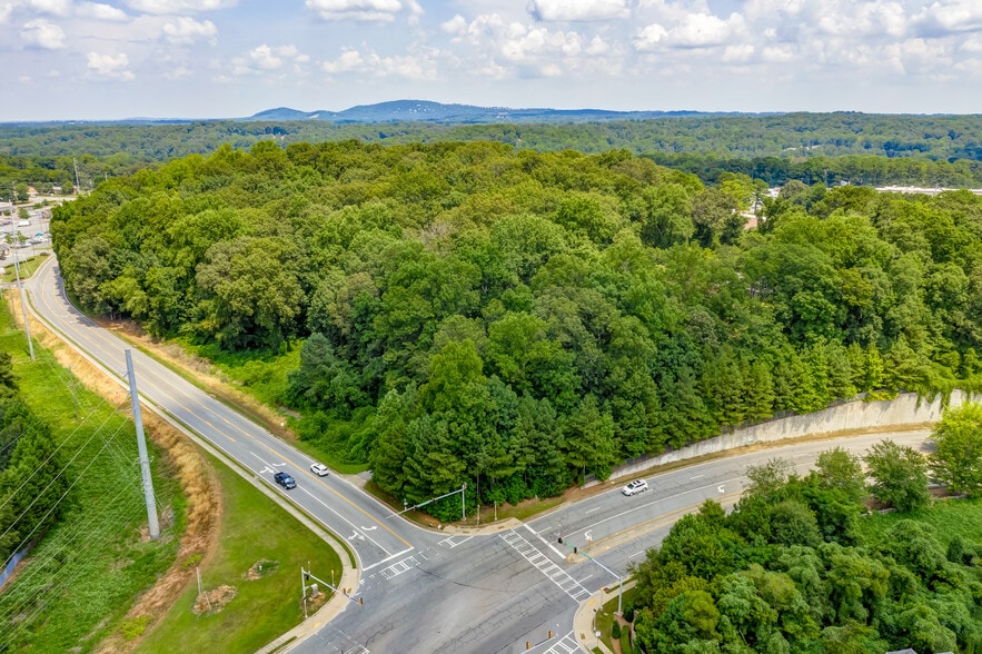 700 Chastain Cor, Marietta, GA for sale - Building Photo - Image 2 of 9