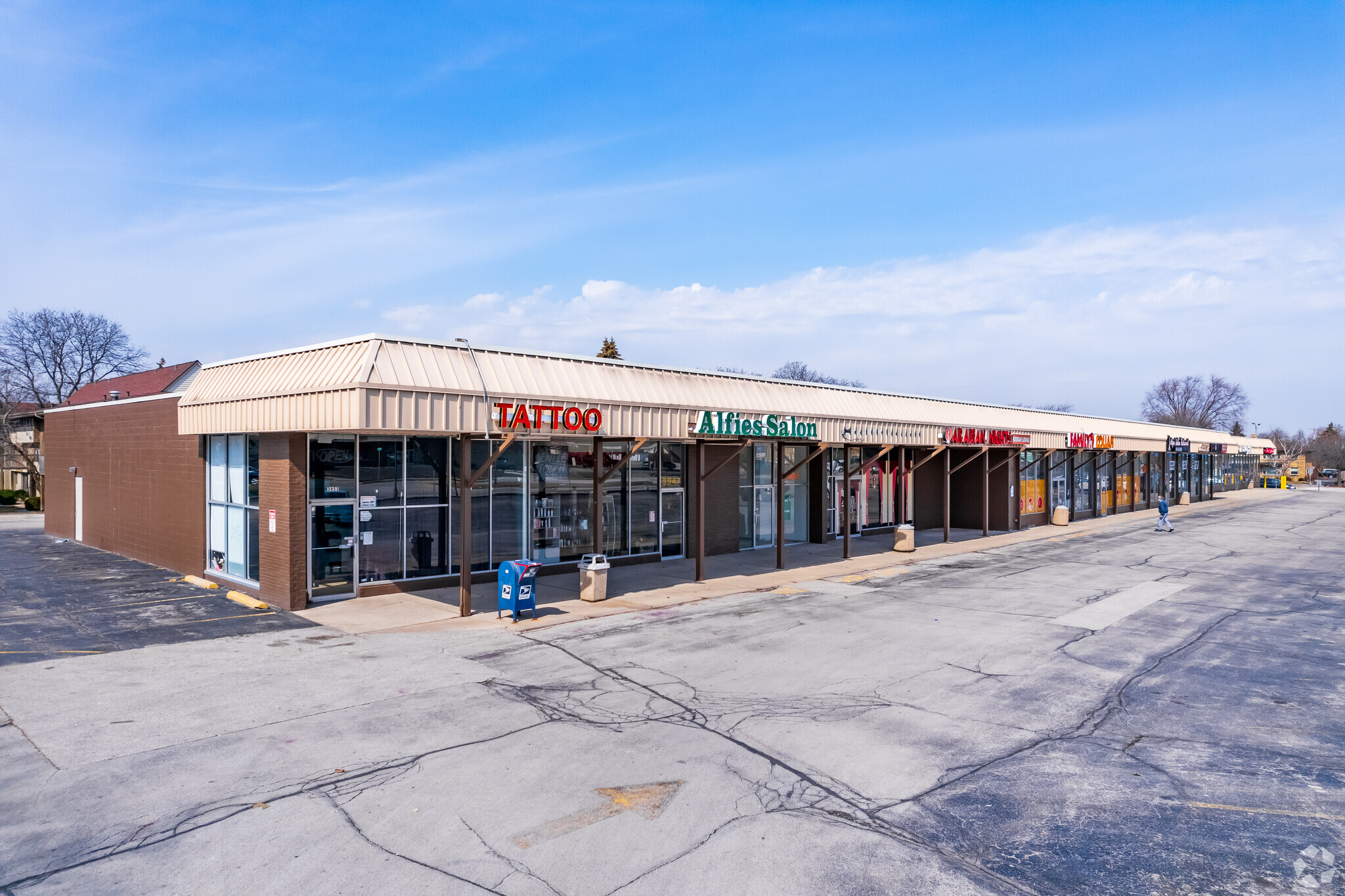 3921-3953 S 76th St, Milwaukee, WI for lease Building Photo- Image 1 of 8