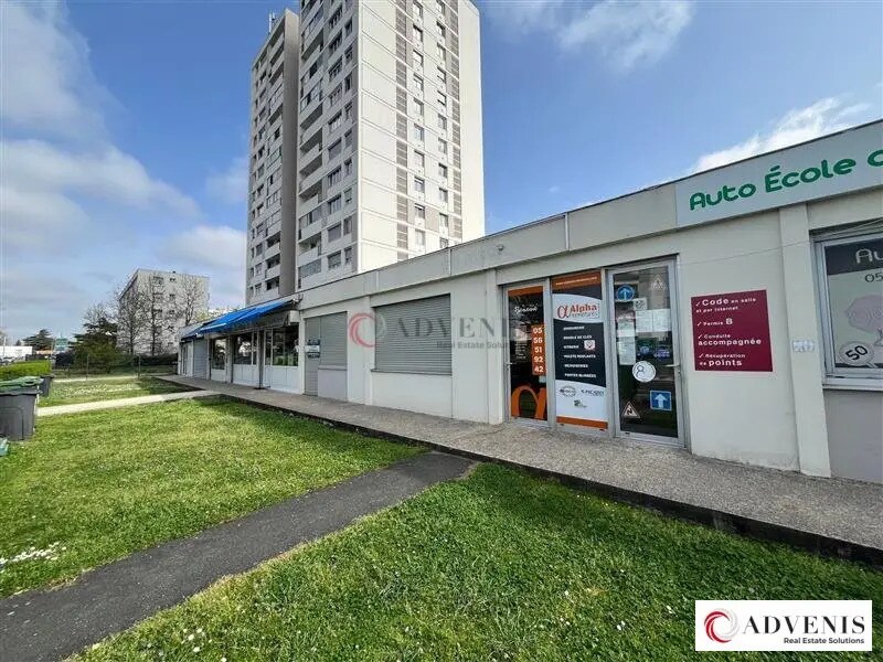 Retail in Mérignac for lease Building Photo- Image 1 of 8