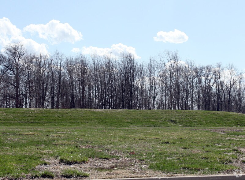 Intech Commons Dr, Indianapolis, IN for sale - Primary Photo - Image 1 of 1