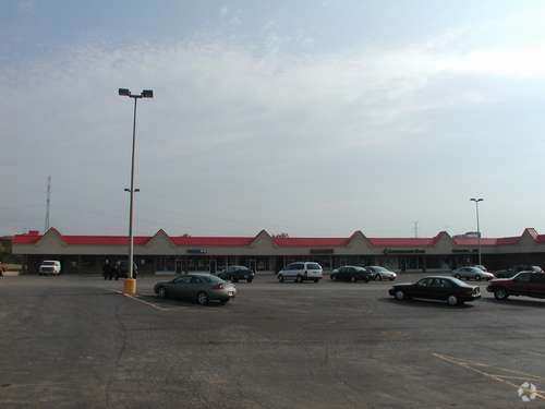 130-156 W Northwest Hwy, Palatine, IL for lease - Building Photo - Image 2 of 8