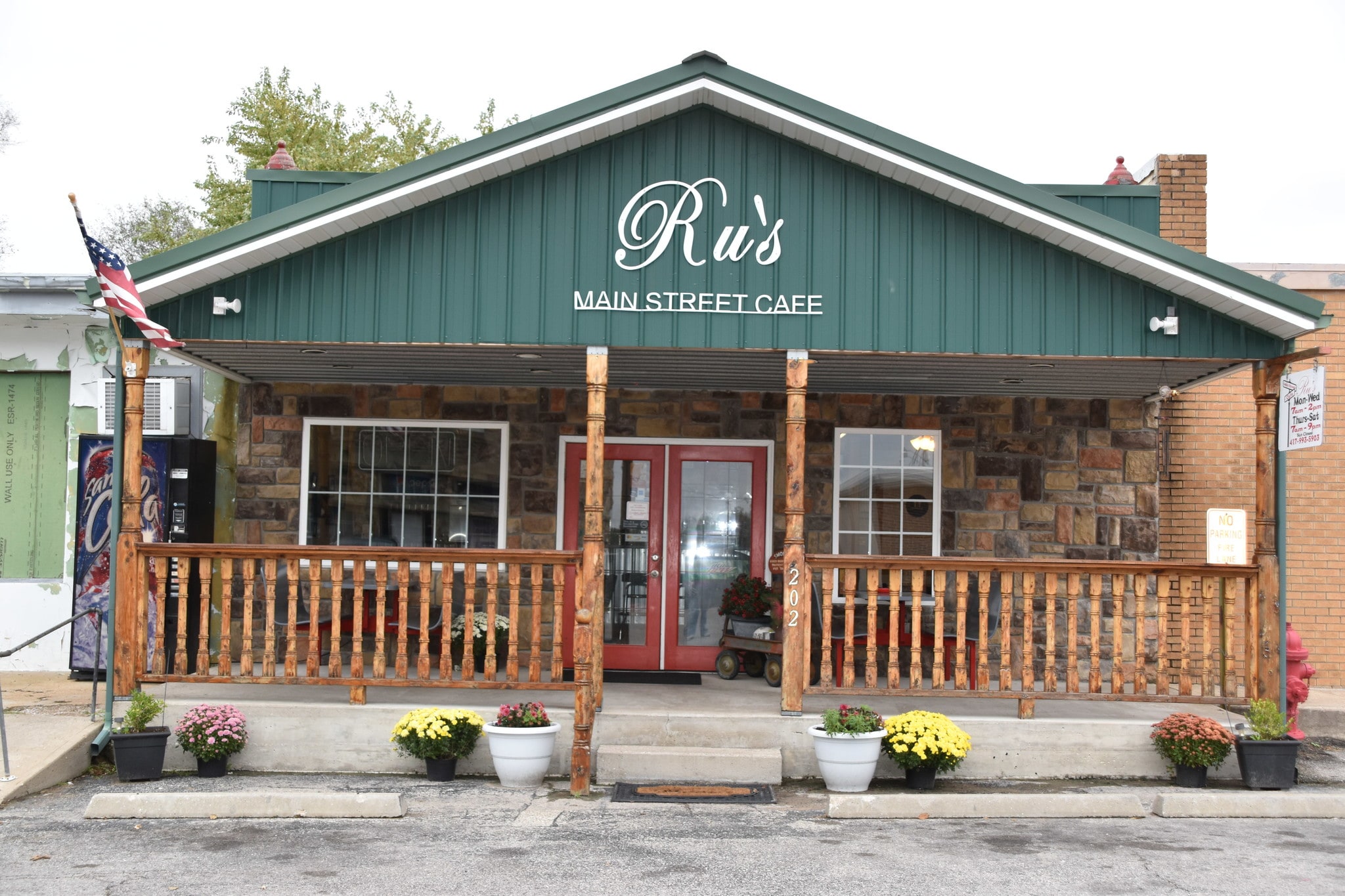 202 N Main St, Urbana, MO 65767