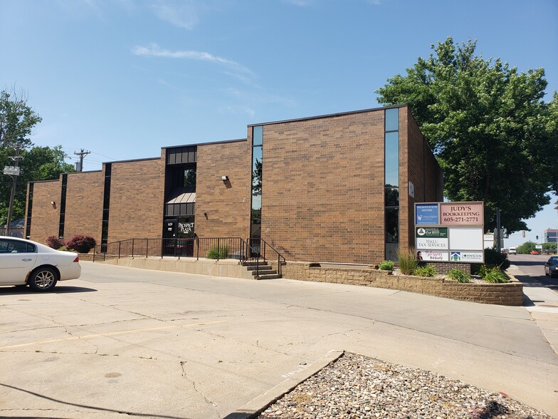 629 S Minnesota Ave, Sioux Falls, SD for lease - Building Photo - Image 1 of 9