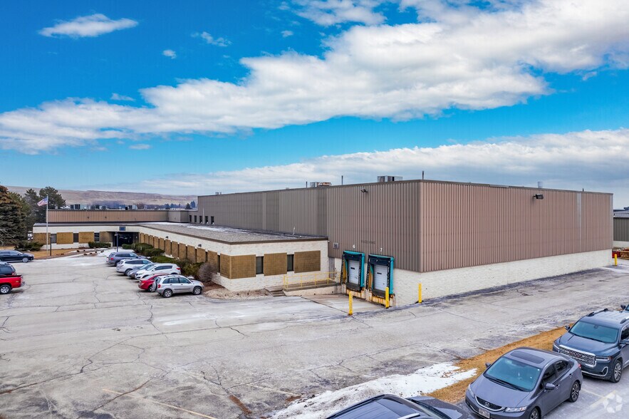 N93 W14475 Whittaker Way, Menomonee Falls, WI for sale - Primary Photo - Image 1 of 1