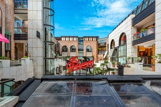 413-445 N Rodeo Dr, Beverly Hills, CA for lease Interior Photo- Image 2 of 4