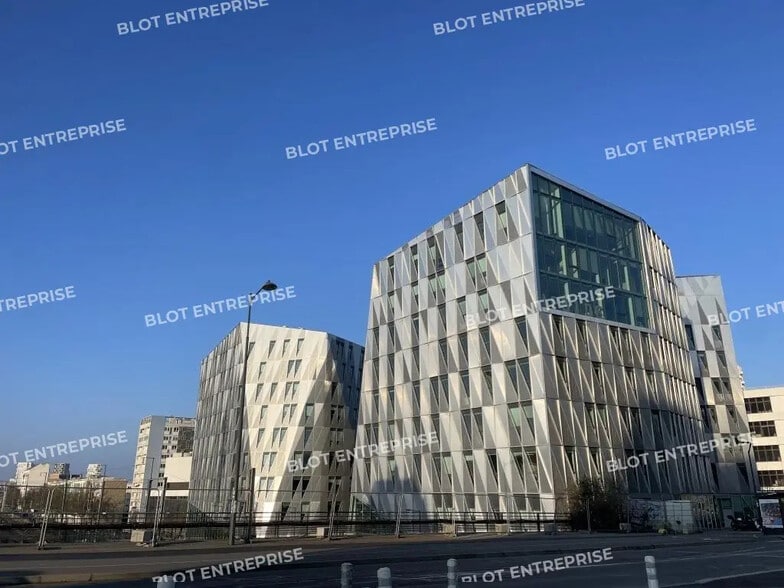 Office in Rennes for lease - Building Photo - Image 1 of 10