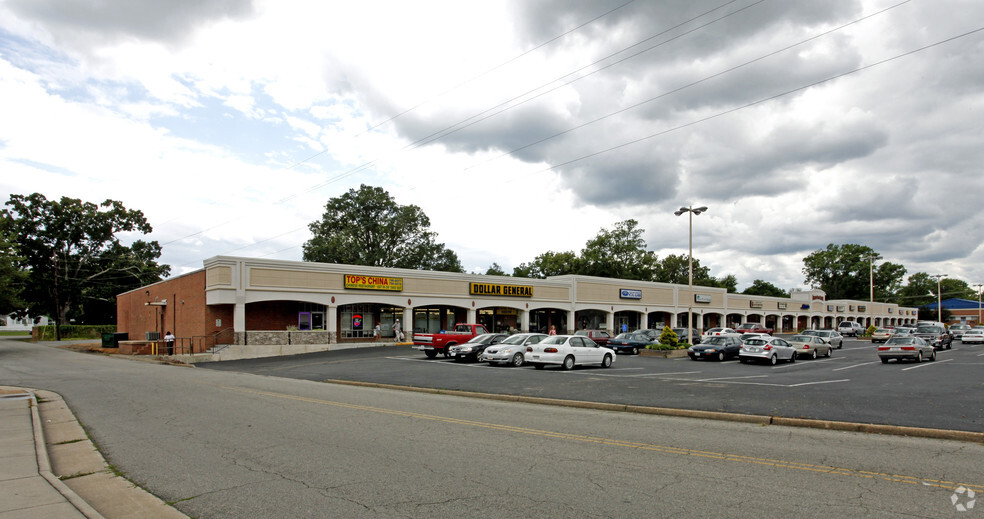 401-435 England St, Ashland, VA for lease - Building Photo - Image 1 of 3