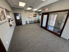 2501 Westown Pky, West Des Moines, IA for lease Building Photo- Image 1 of 9