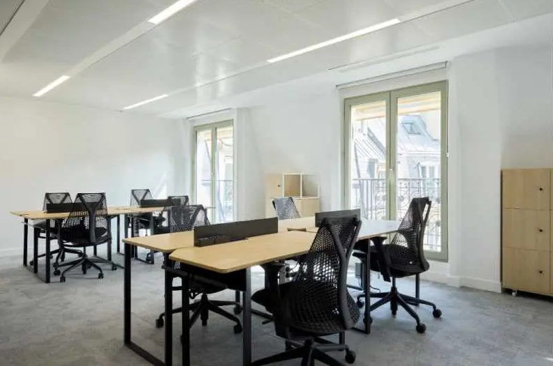 Coworking Space in Paris for lease Interior Photo- Image 1 of 1