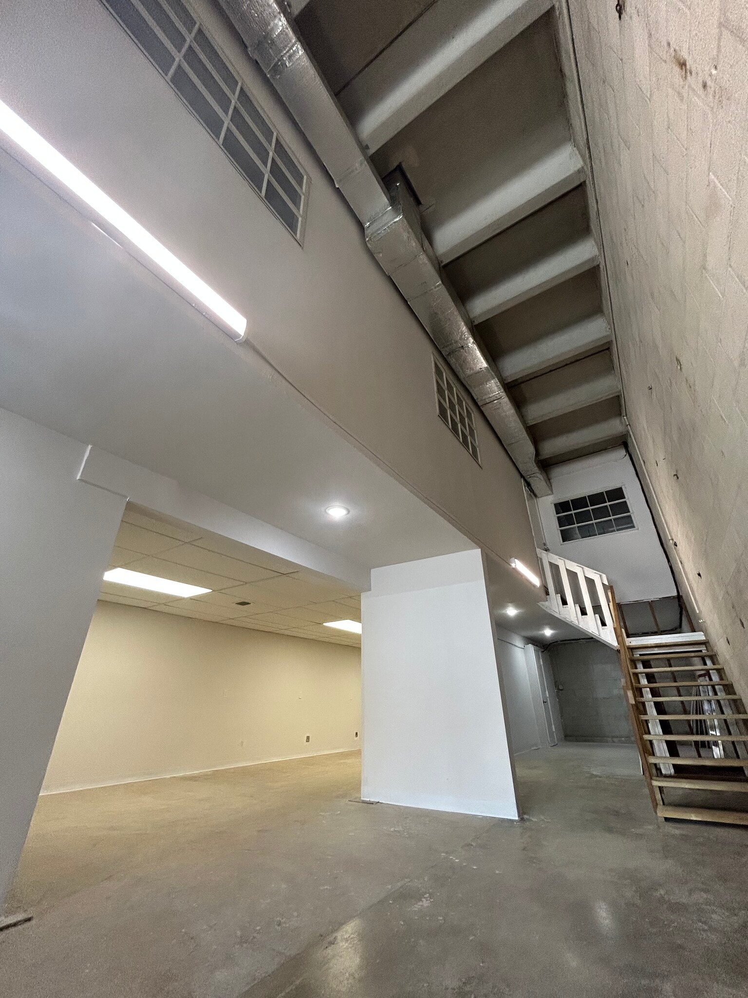 8410-8432 NW 61st St, Miami, FL for lease Building Photo- Image 1 of 12