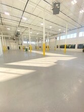 621 Busse Rd, Bensenville, IL for lease Interior Photo- Image 2 of 6