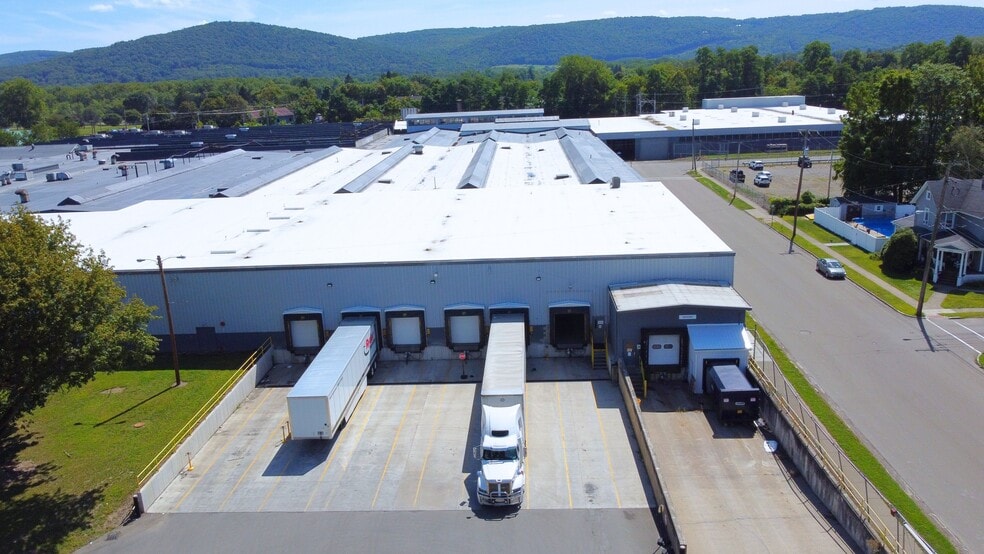 101 N Main St, Athens, PA for lease - Building Photo - Image 3 of 18