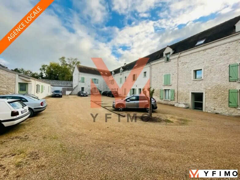 Flex in Soindres for sale - Building Photo - Image 1 of 8