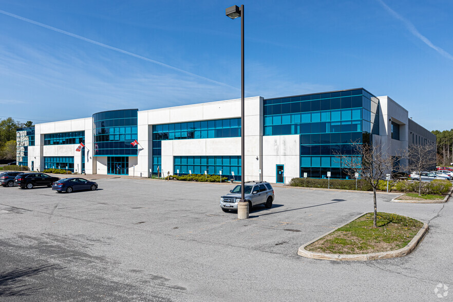 400 Hunt Club Rd, Ottawa, ON for lease - Primary Photo - Image 1 of 5