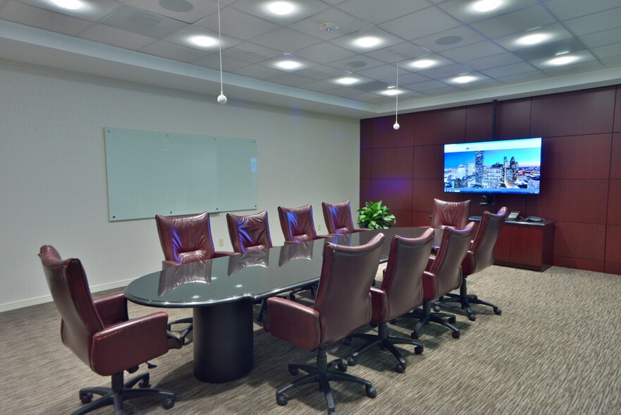 10375 Richmond Ave, Houston, TX for lease - Interior Photo - Image 3 of 15