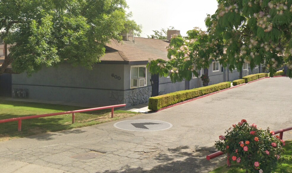 600 S Real Rd, Bakersfield, CA for sale - Primary Photo - Image 1 of 1