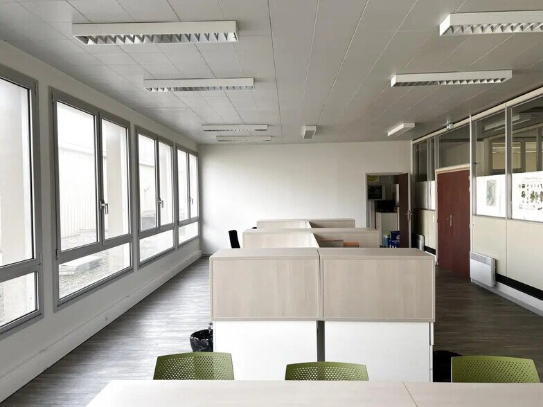 Office in Épernay for lease - Interior Photo - Image 1 of 6