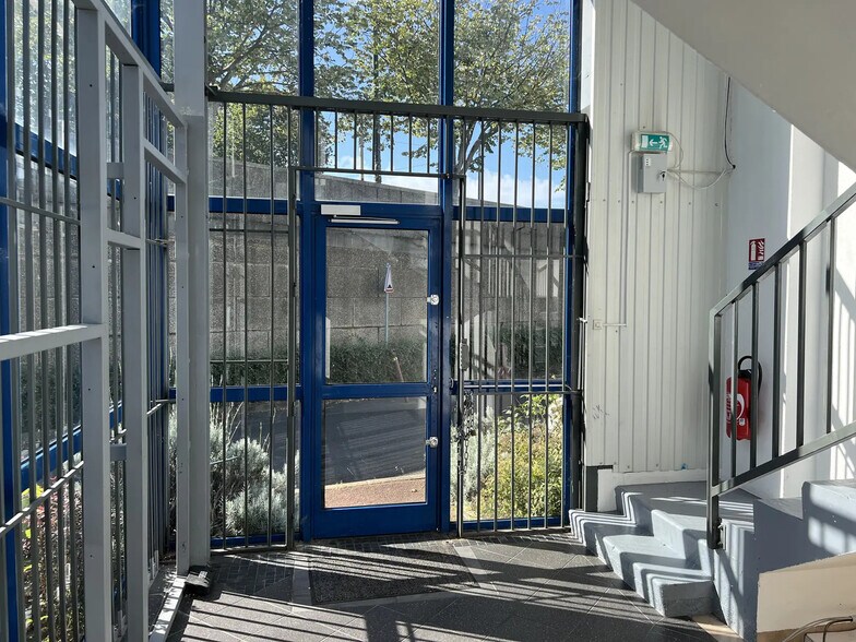 Flex in Pierrefitte-Sur-Seine for lease - Building Photo - Image 3 of 4