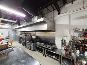 2764 Aurora Ave, Naperville, IL for lease Interior Photo- Image 2 of 4