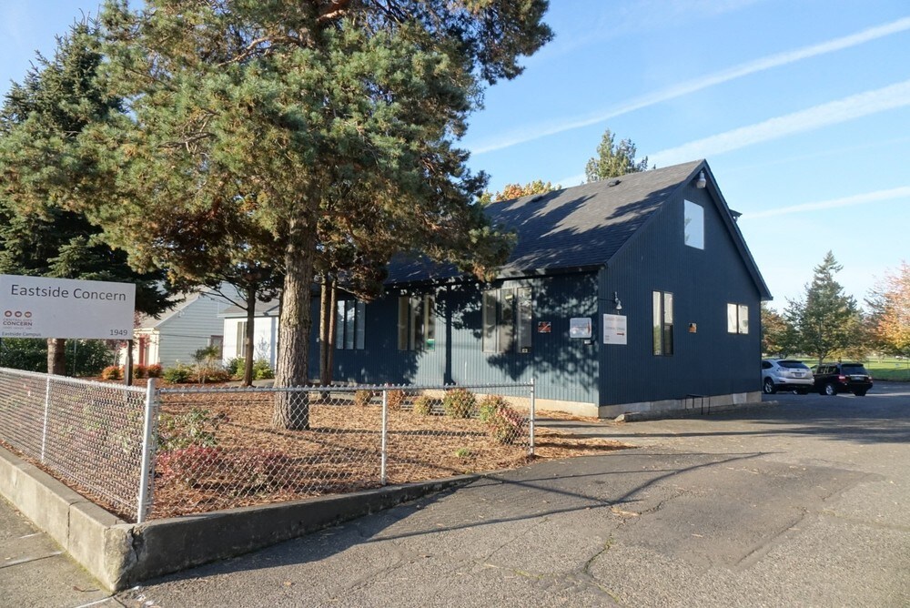1949 SE 122nd Ave, Portland, OR for sale Building Photo- Image 1 of 1