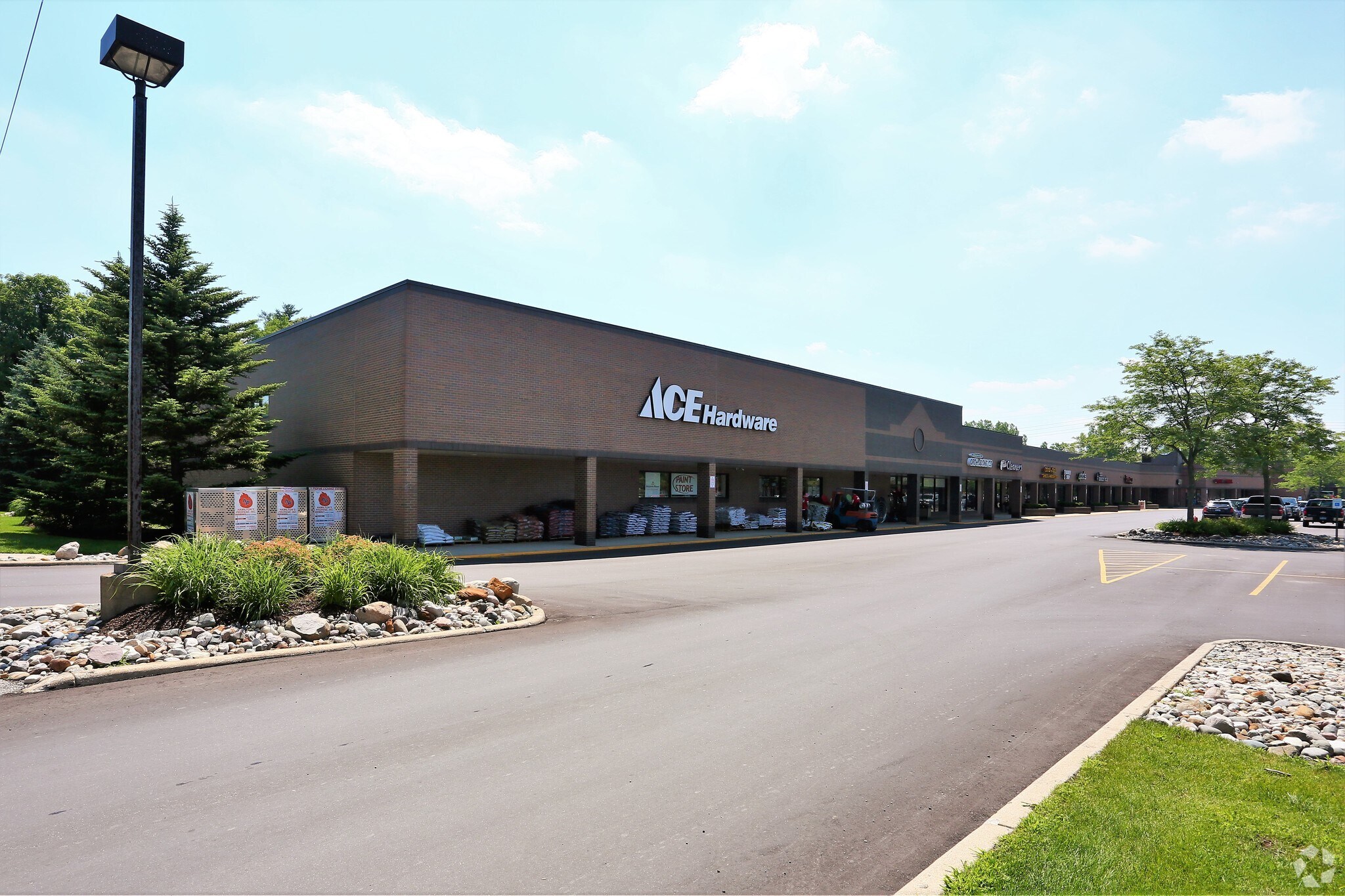 3015-3085 Baldwin Rd, Lake Orion, MI for lease Building Photo- Image 1 of 5