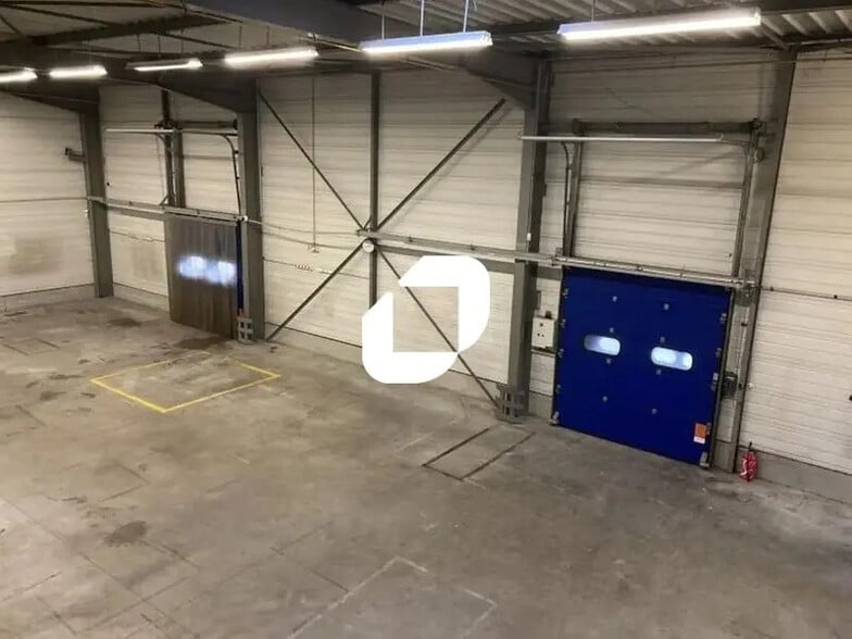 Flex in Mitry-Mory for lease - Building Photo - Image 2 of 11