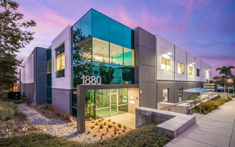 1880 Diamond St, San Marcos, CA for lease - Building Photo - Image 1 of 6